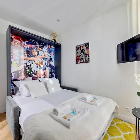 Apartment 213 Givenchy - Superbe A